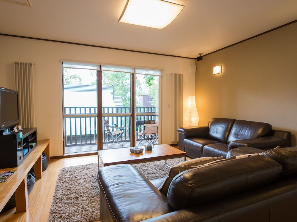 2 Bedroom Townhouse 2 photo 2