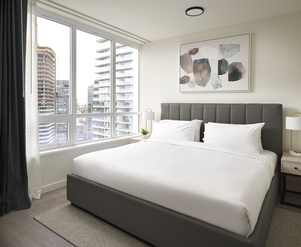 Deluxe Suite, 1 Bedroom (Office)
