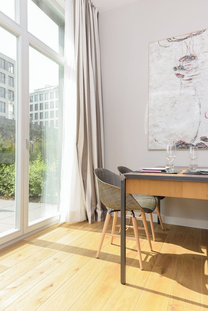 2-Room Apartment Evergreen Bliss 63 m² photo 3