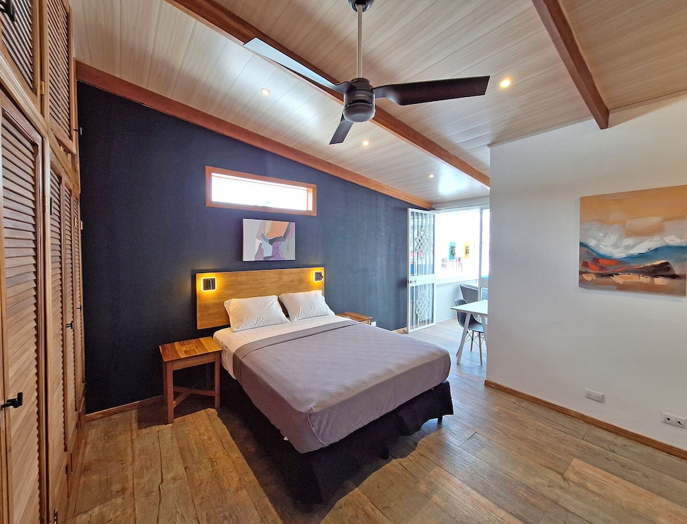Superior Studio, Mountain View