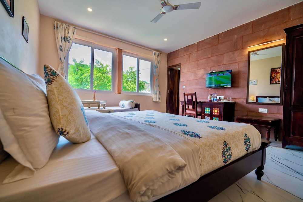 Fort view Deluxe Room, King Bed ( 2nd floor) - Photo 1