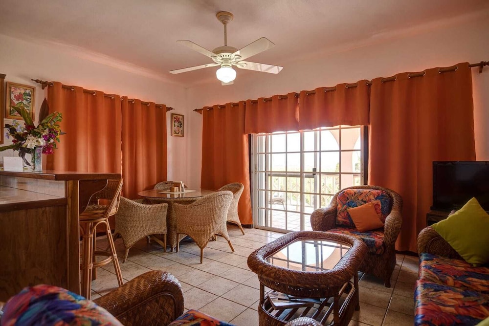 Apartment, 1 King Bed, Garden View