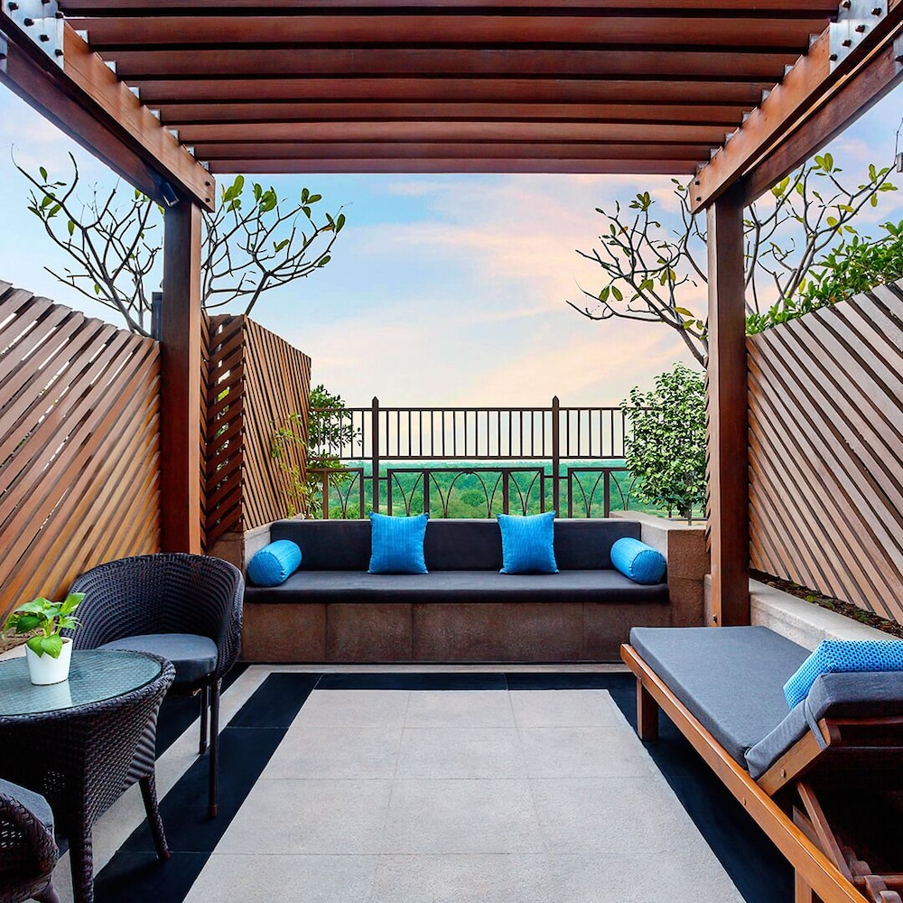 Club Room, Terrace (Royal) - Photo 3