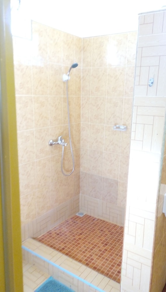 Basic Double Room, 1 Queen Bed, Non Smoking, Beach View (Blue) photo 2