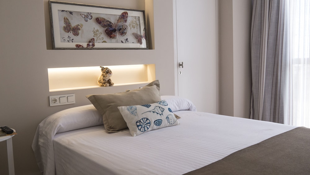 Basic Room (2 Adults) - Photo 4