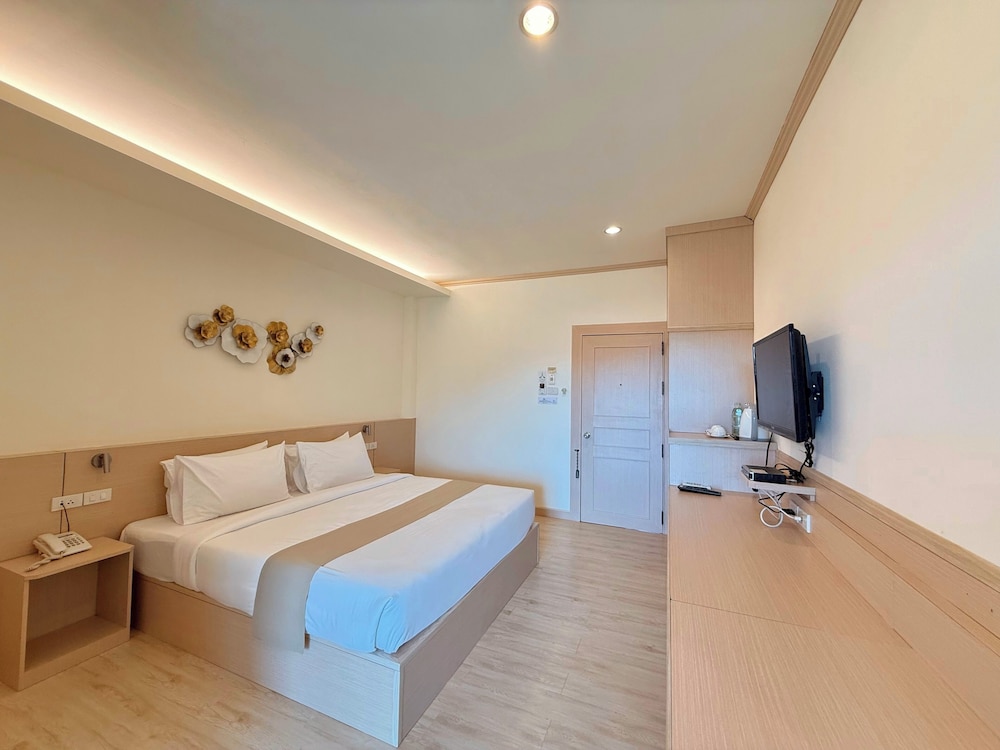 Deluxe Double Room, City View photo 2