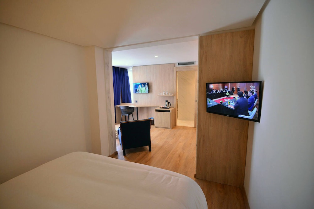 Luxury Suite
