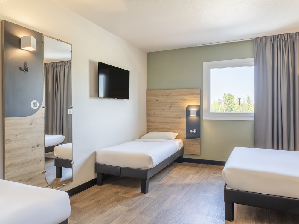 Basic Quadruple Room - Photo 5