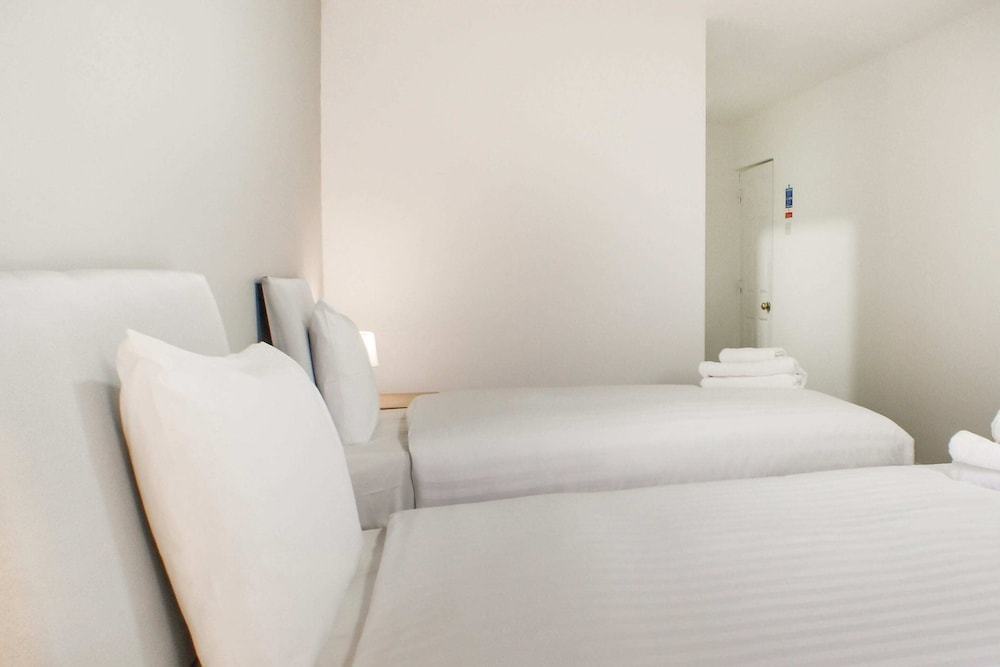 Standard Twin Room, 2 Twin Beds photo 2