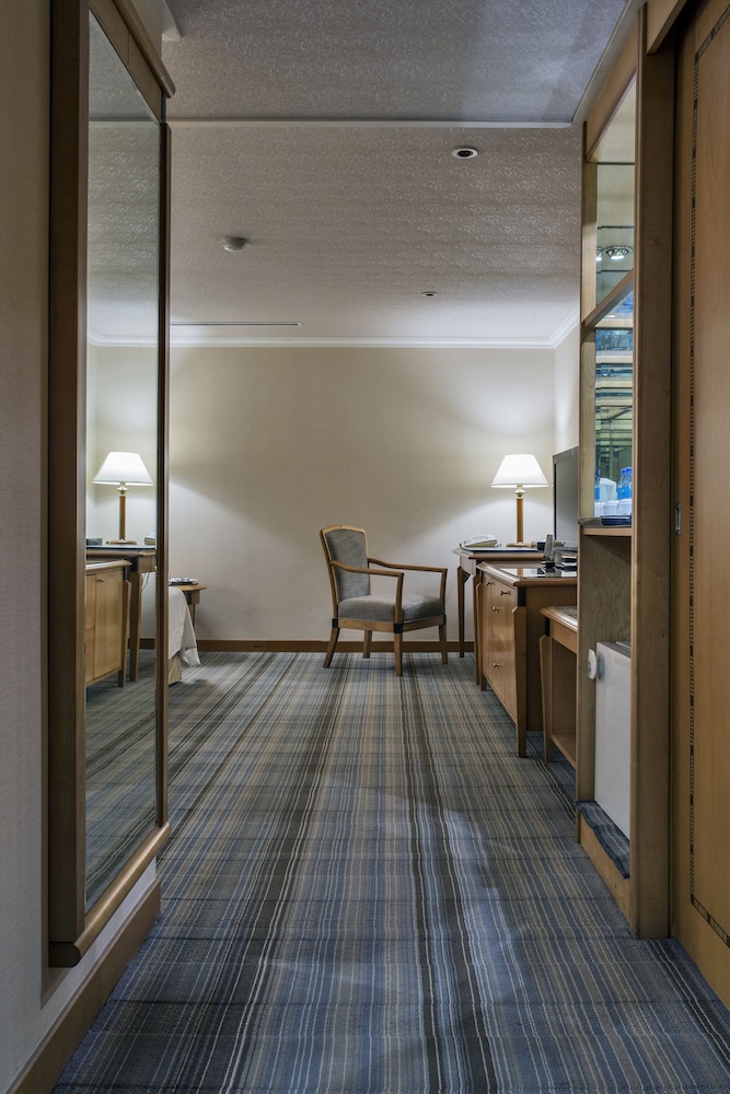Standard Twin Room, No Windows photo 2