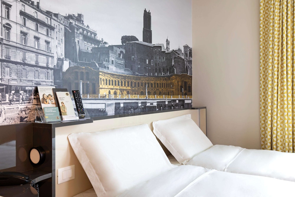 Standard Twin Room, Non Smoking - Photo 7