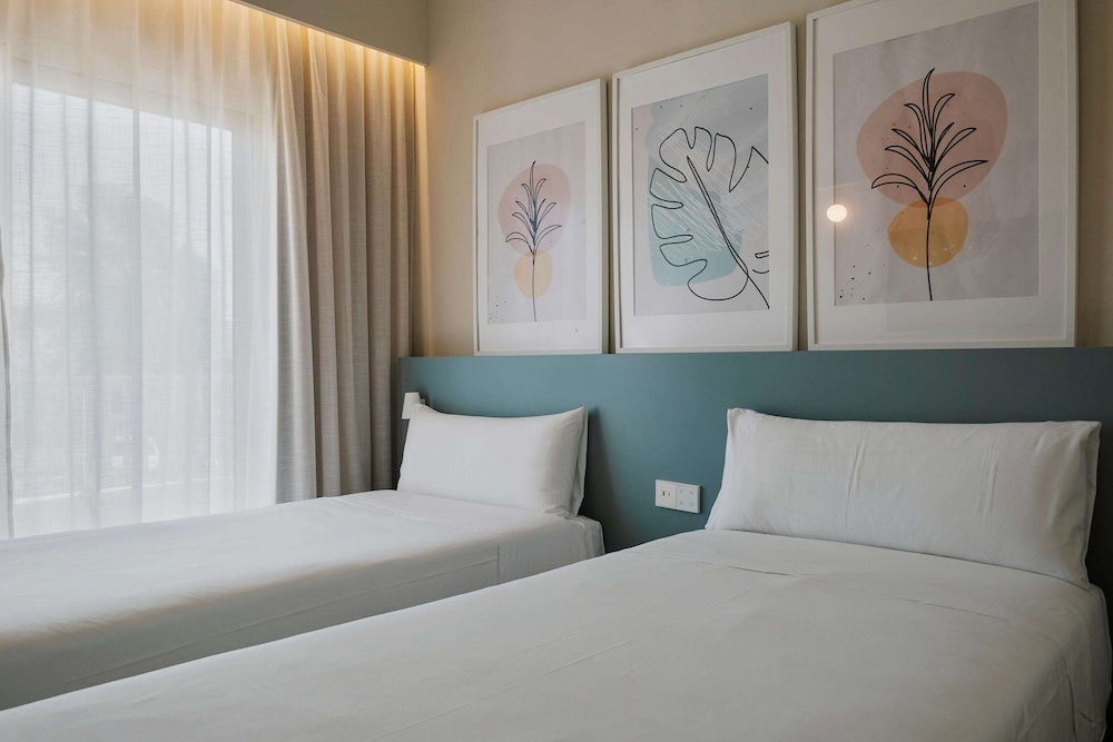 Standard Suite, 2 Bedrooms, Balcony photo 2