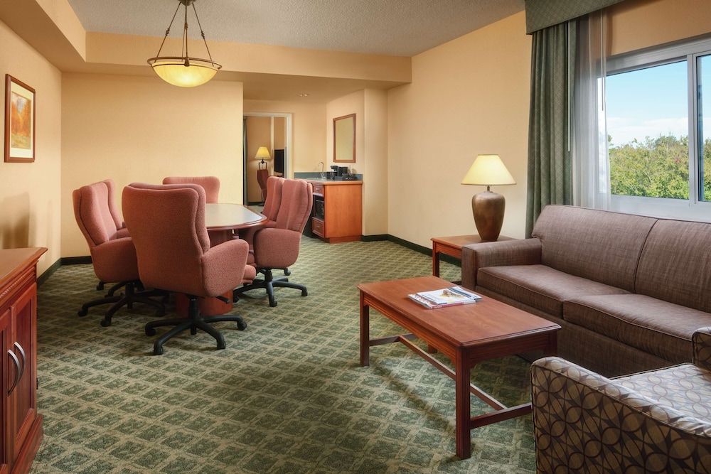 Hospitality Suite, 1 King Bed - Photo 1
