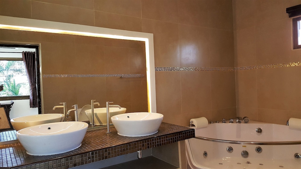 Luxury Villa photo 2