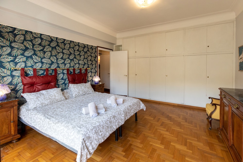 Apartment, 3 Bedrooms, Smoking, Balcony