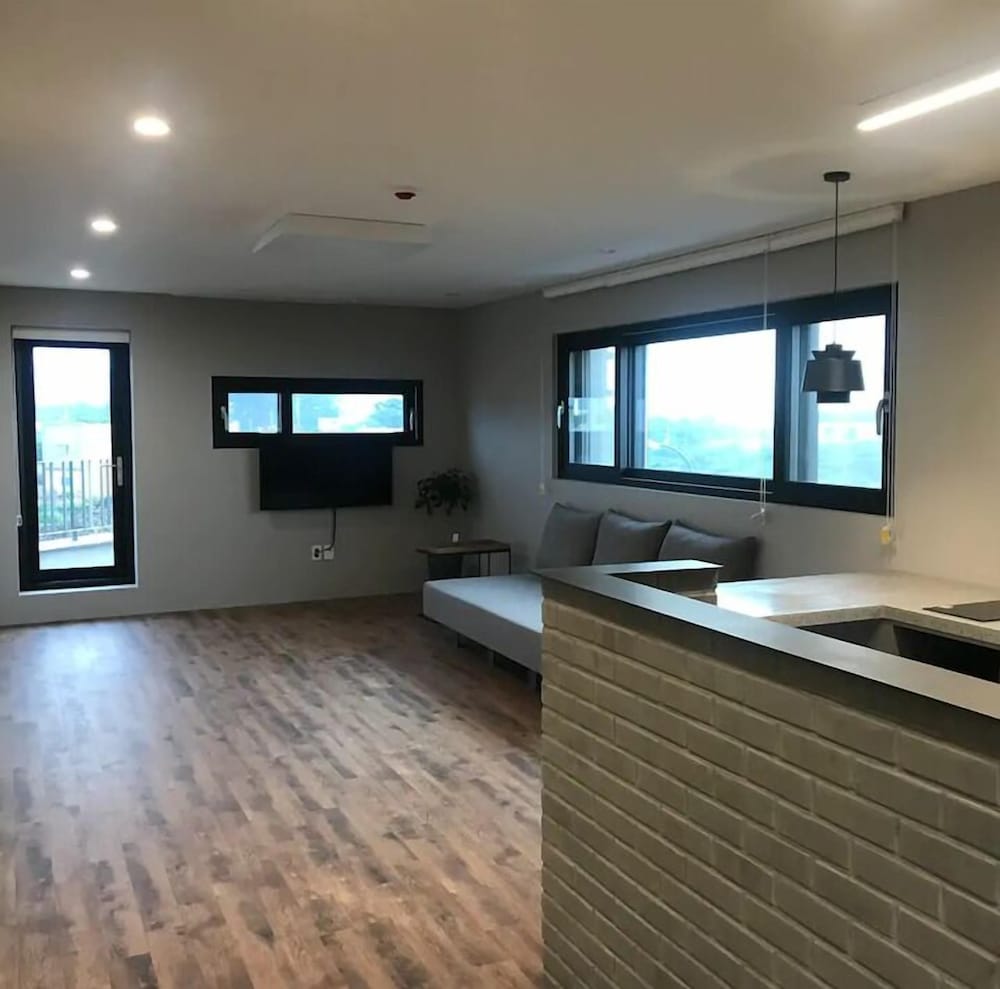 Room (16py, 3f) photo 1
