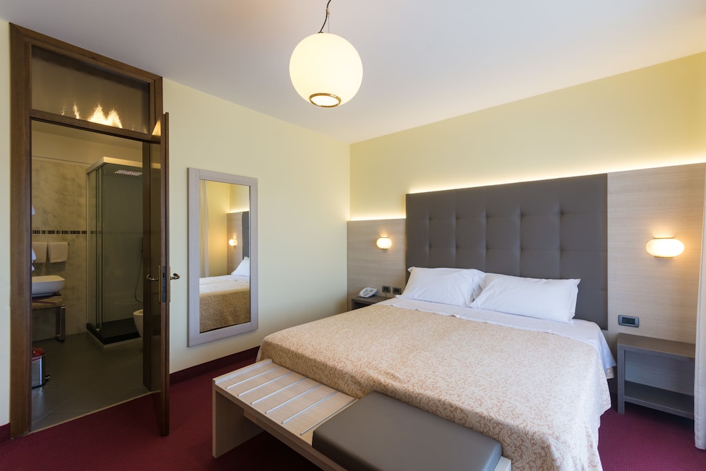 Deluxe Double Room - Photo 4