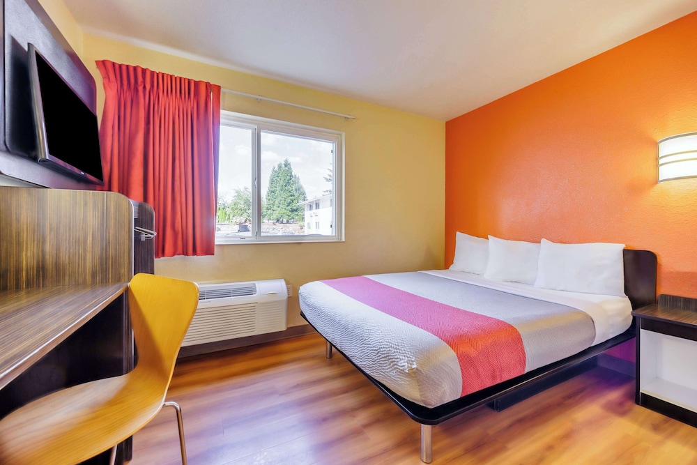 Deluxe Room, 1 Double Bed, Accessible, Non Smoking - Photo 2
