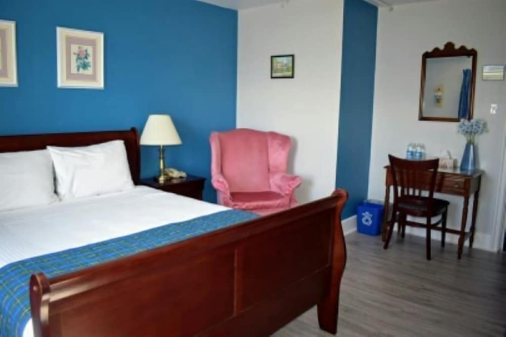 Standard Room, 1 Queen Bed (most with harbour view) photo 1
