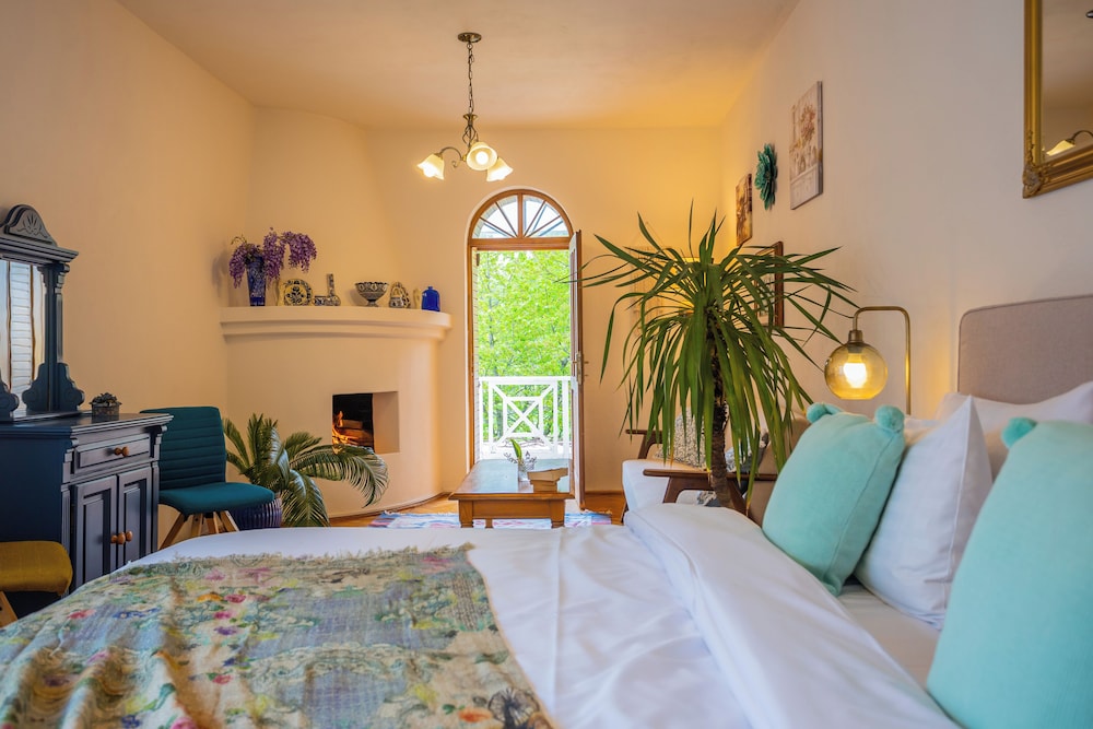Royal Double or Twin Room, Balcony, Mountain View photo 1
