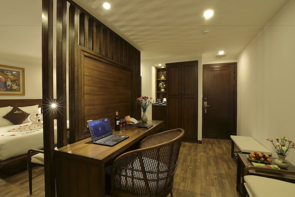 Honeymoon Suite, Balcony, River View photo 2