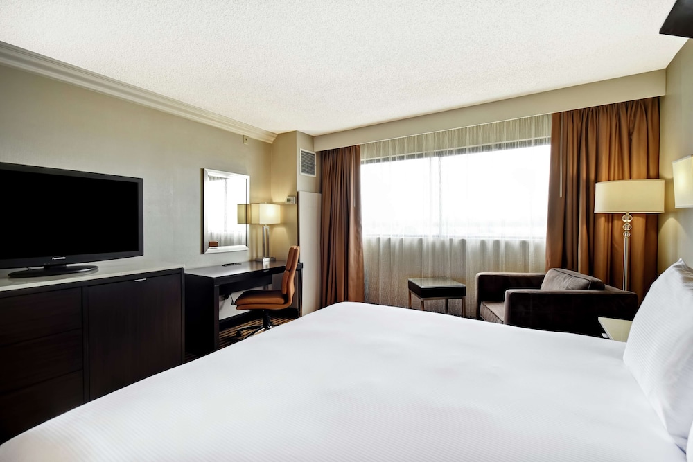 Room, 1 King Bed - Photo 3