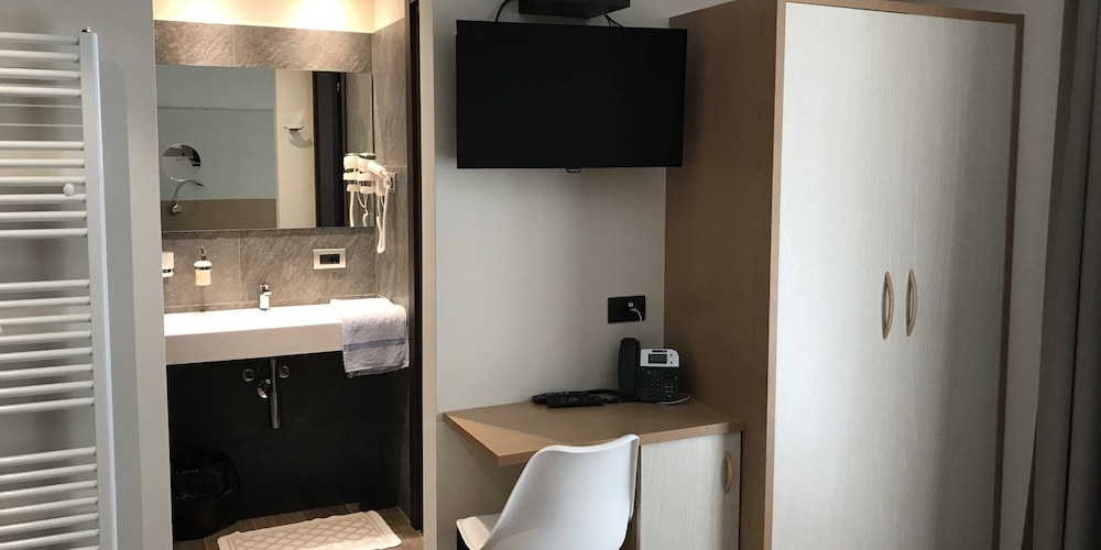 Superior Quadruple Room photo 3