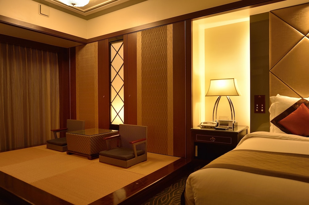 Premier Twin High Floor for 4 people, Non Smoking - Photo 2