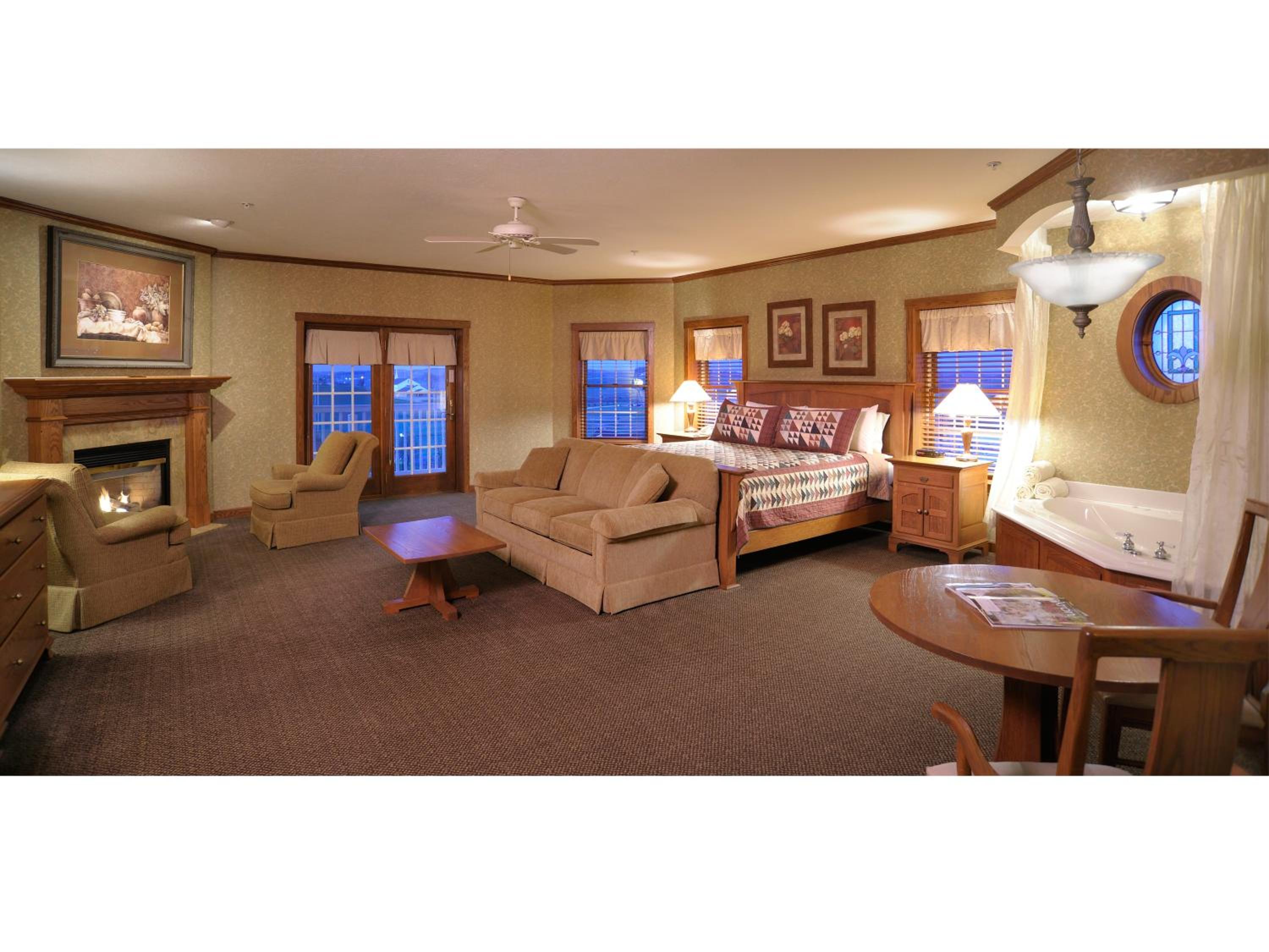 Deluxe King Room photo 1