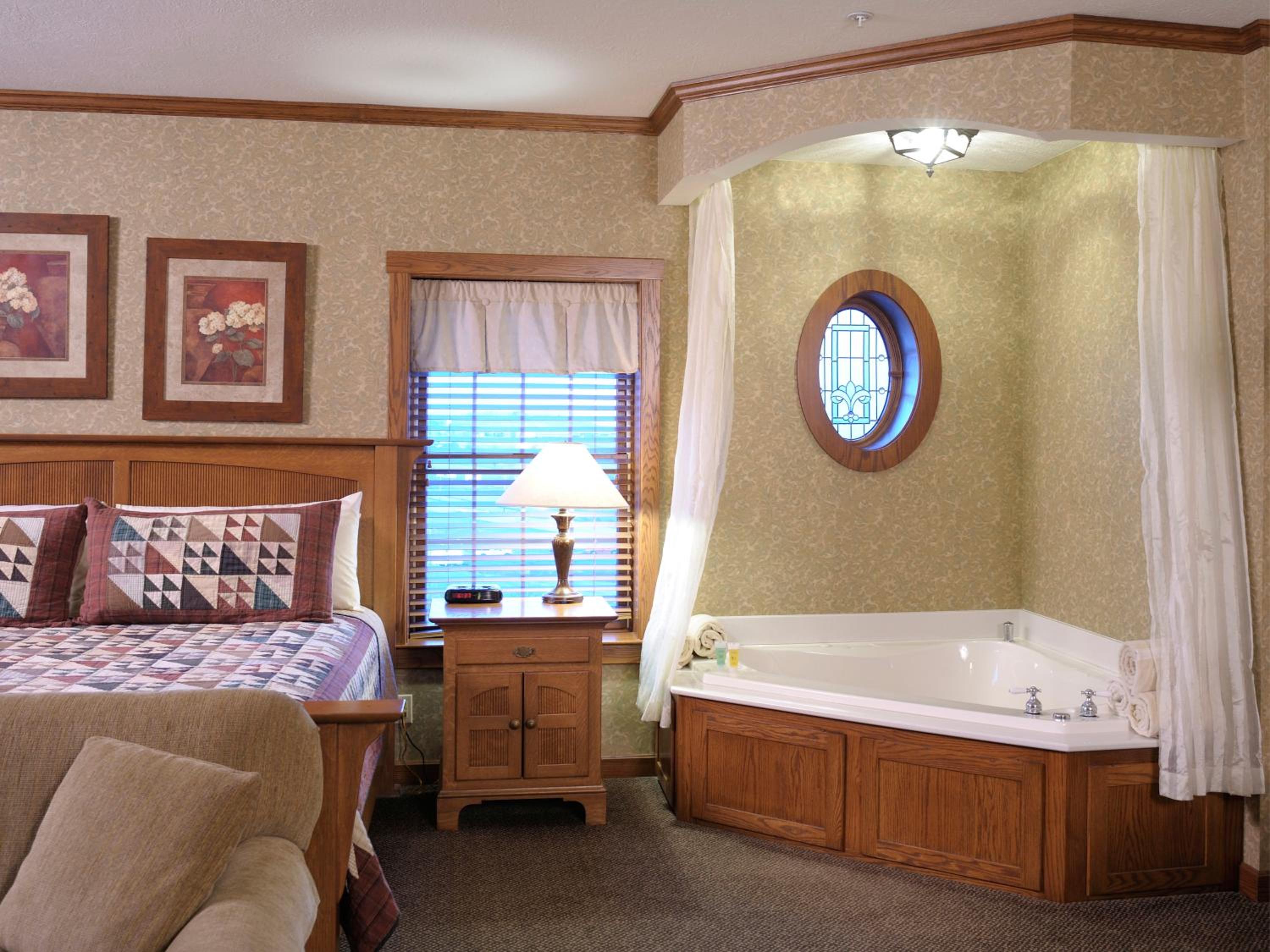Deluxe King Room photo 2