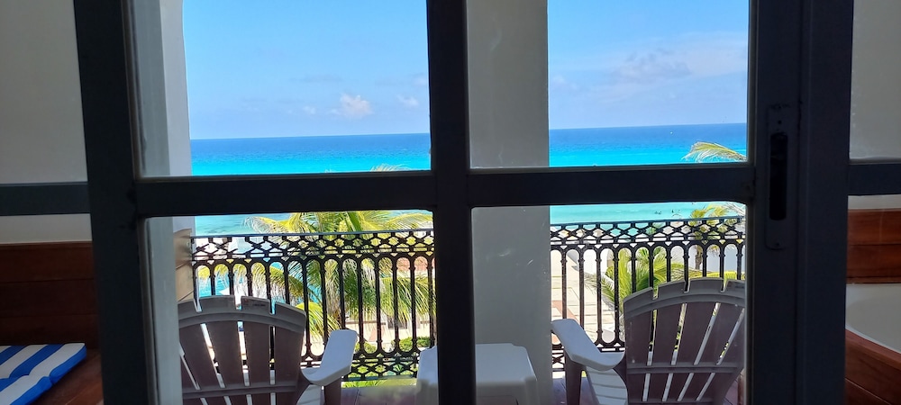 Two Bedroom Ocean View with Pool - Photo 23