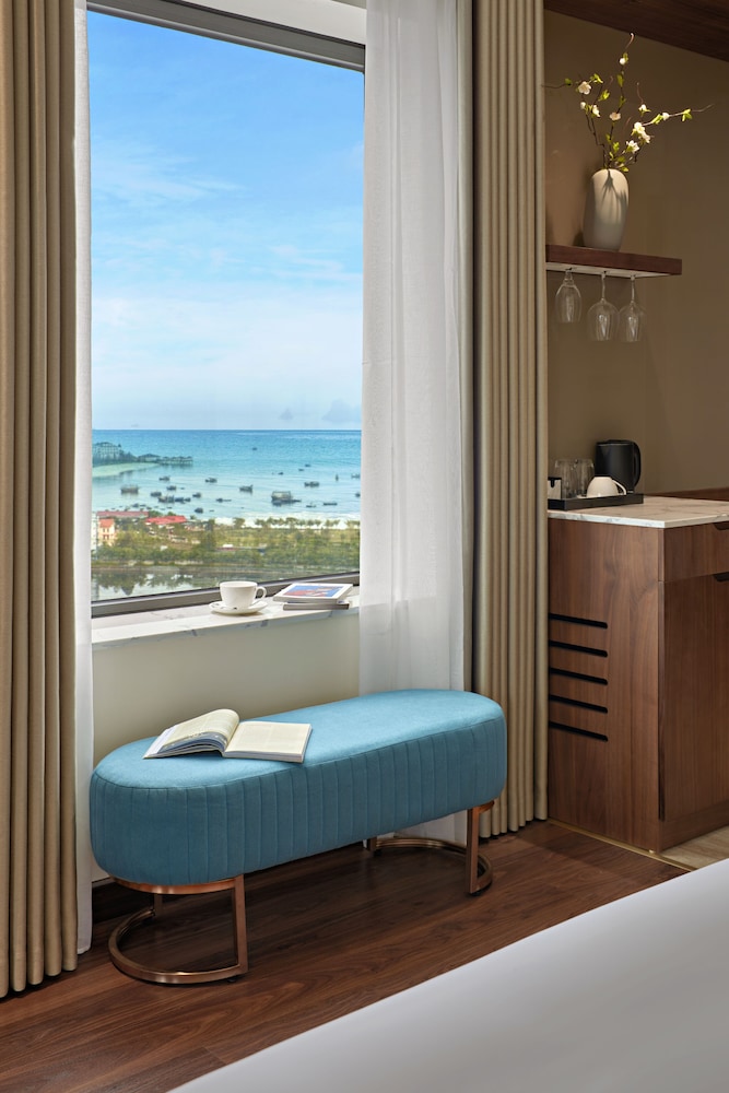 Premier Family Room with City View - Photo 6