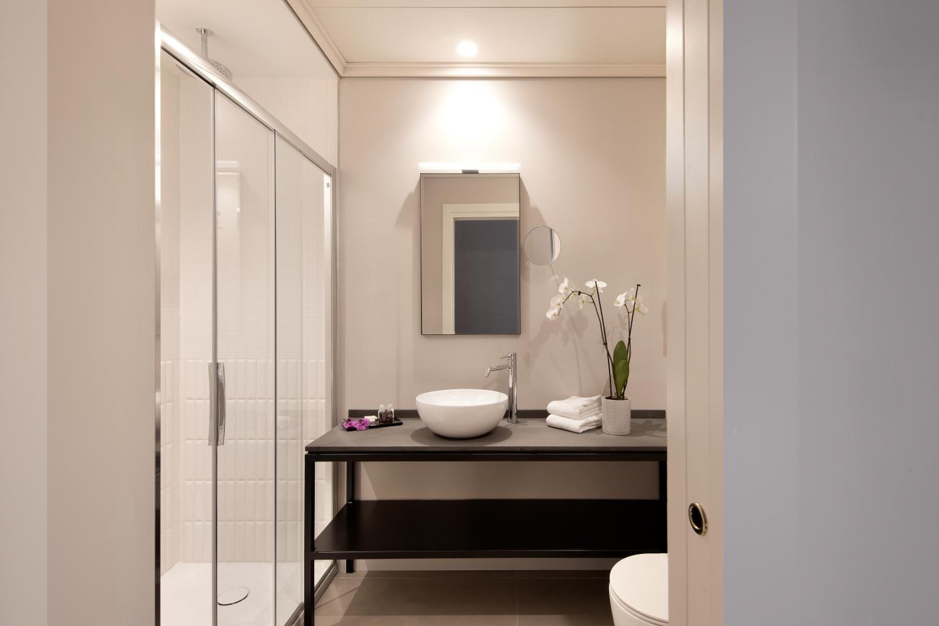 Superior Double or Twin Room - Photo 9