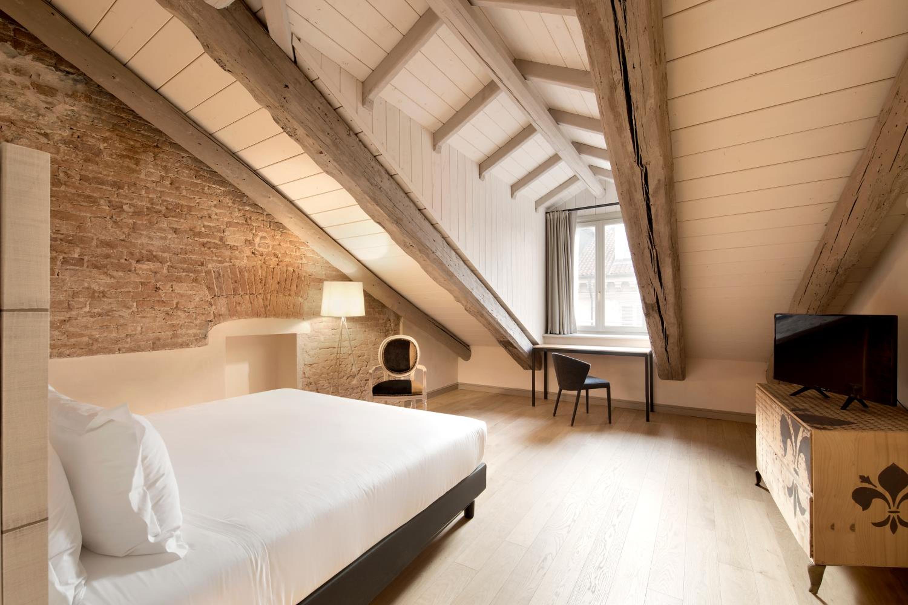 Superior Double or Twin Room - Photo 8