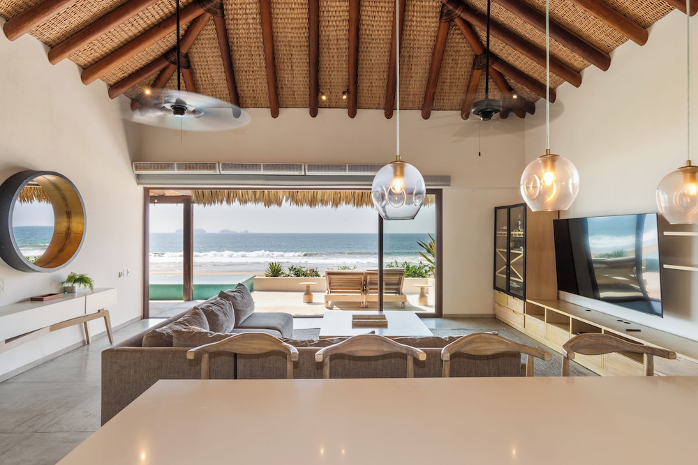Penthouse, 3 Bedrooms, Beachfront (3 Bedroom)