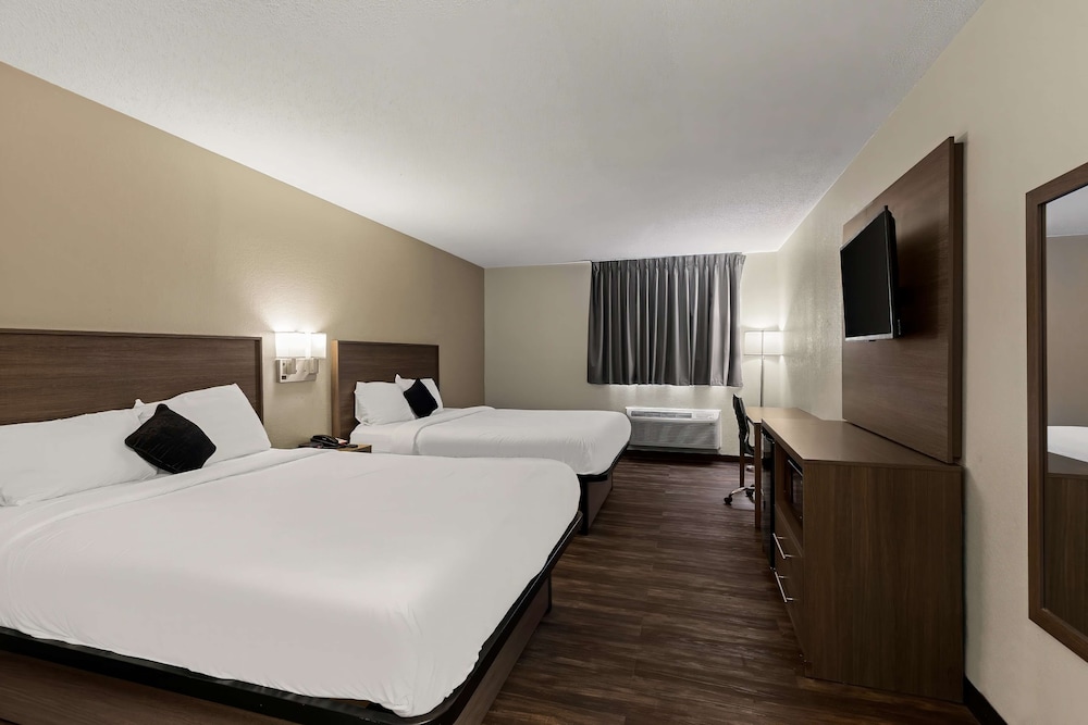 Room, 2 Queen Beds, Non Smoking - Photo 5