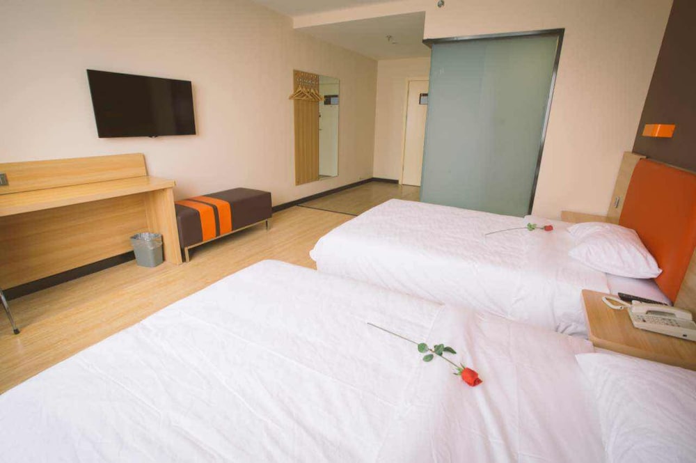 Deluxe Twin Room photo 1