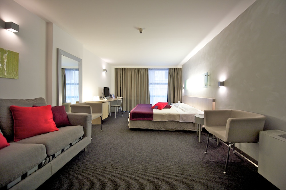 Superior Double Room, 2 Double Beds - Photo 2