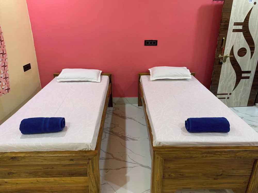 Deluxe Double Room - Photo 9