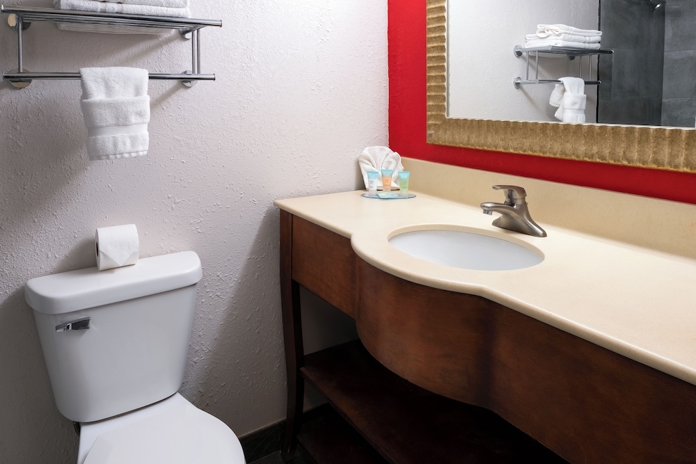 Suite, 2 Queen Beds, Non Smoking (1 Bedroom) photo 3