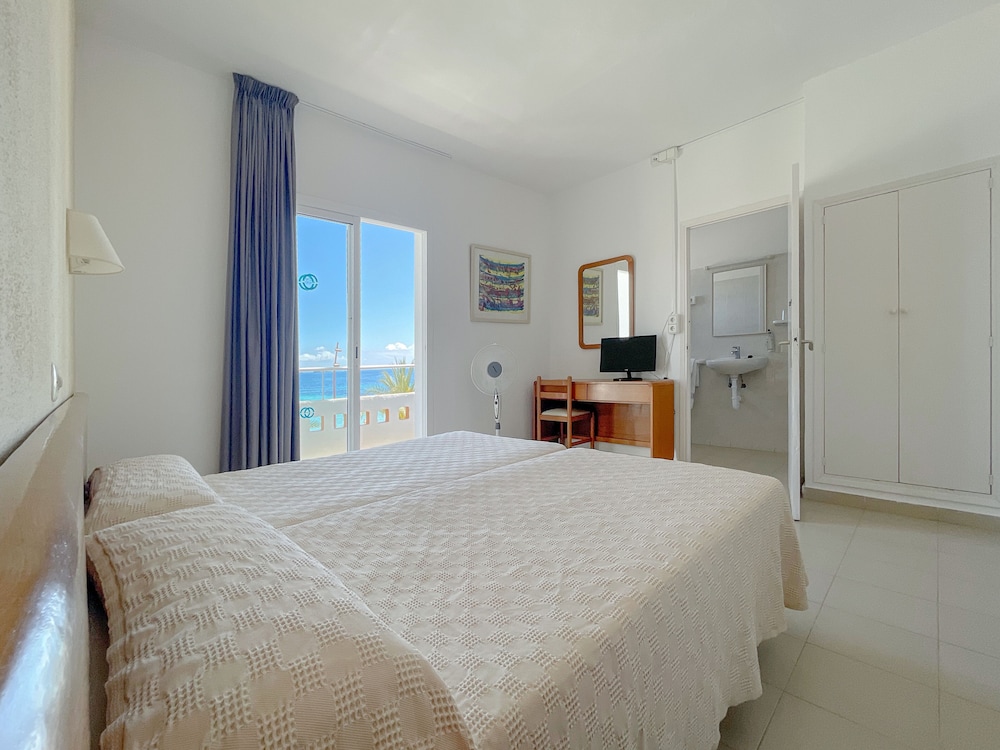 Standard Double Room, Sea View - Photo 15