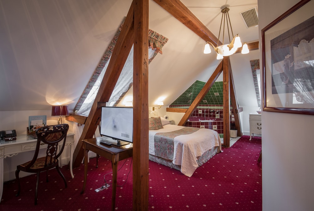 Deluxe Double Room - Photo 13
