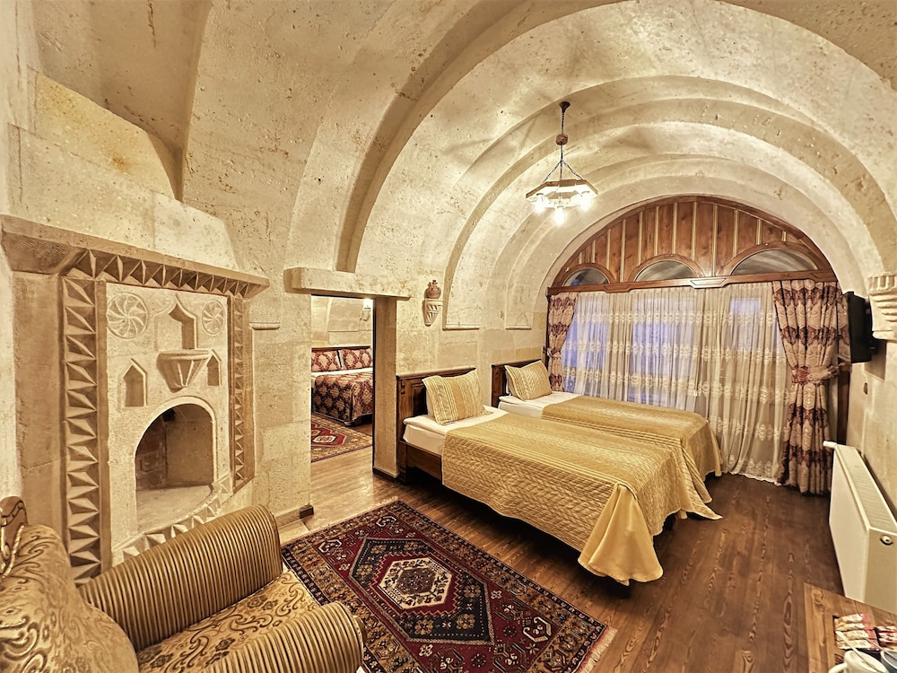Deluxe Suite, Balcony - Photo 1