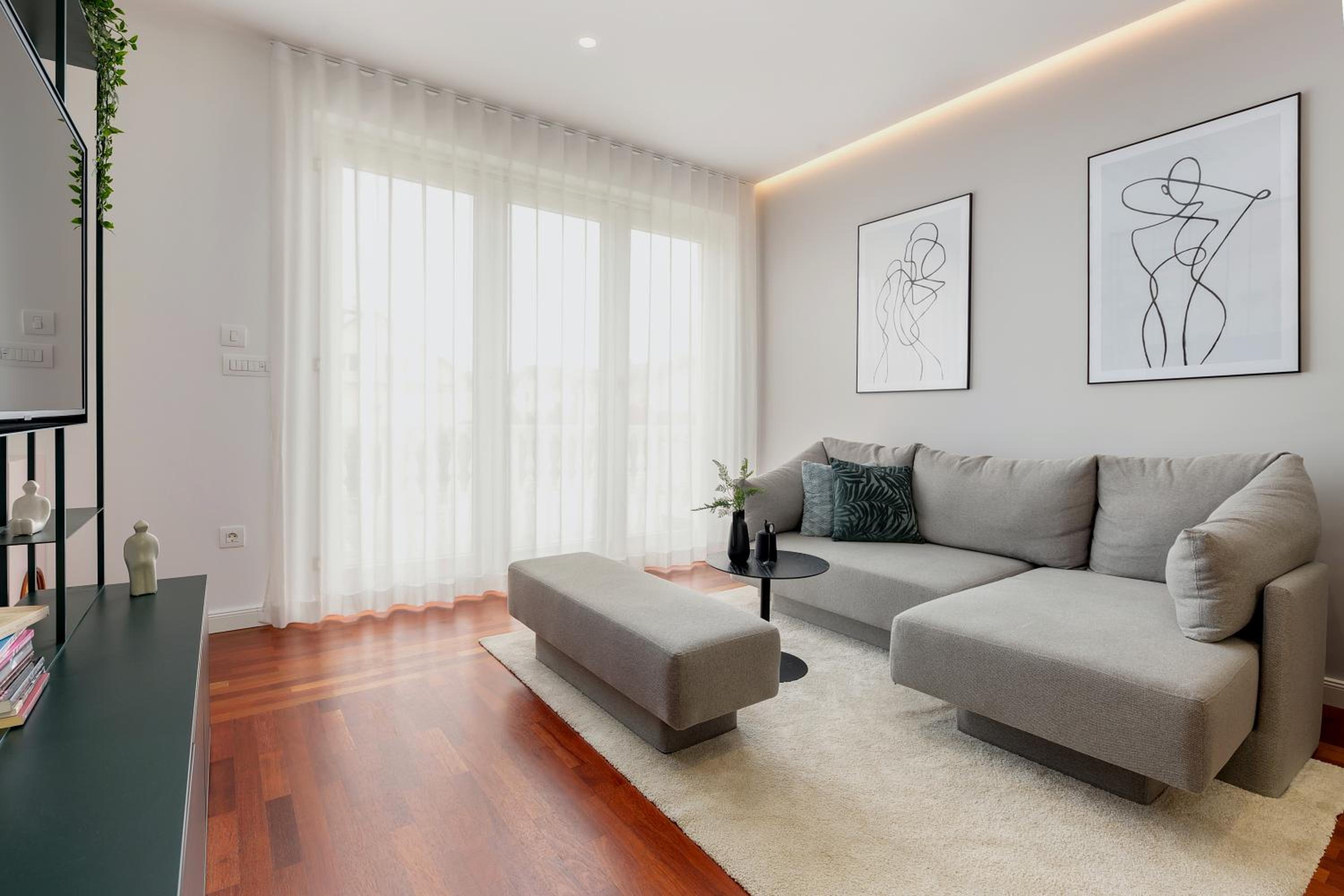 Deluxe Studio with Terrace and Private Bathroom - Photo 1