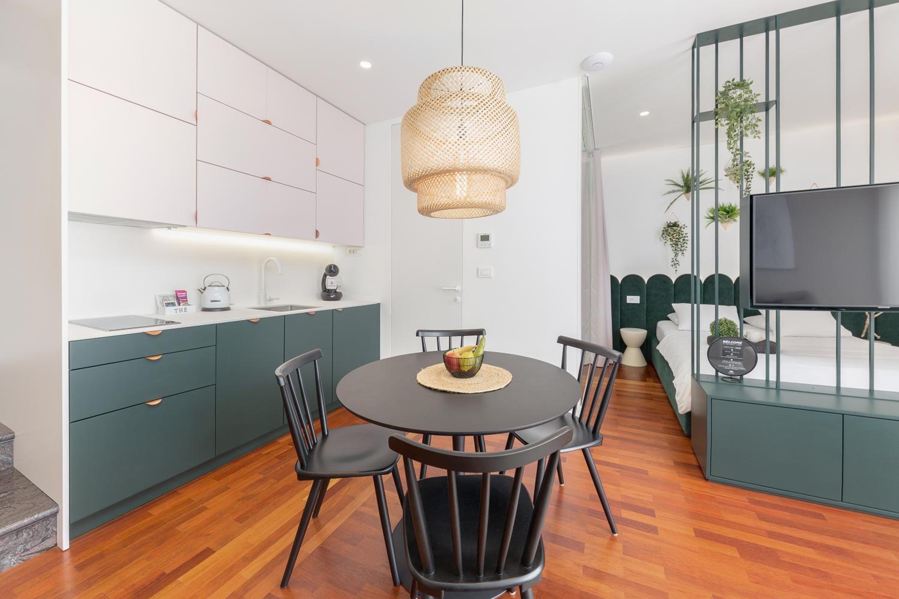 Deluxe Studio with Terrace and Private Bathroom - Photo 2
