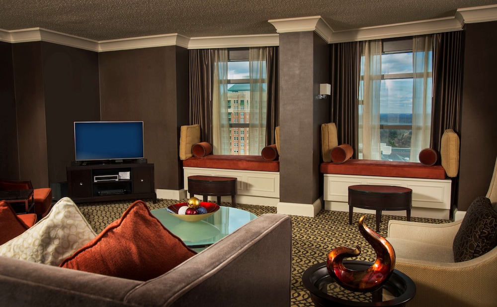 Regency, Suite