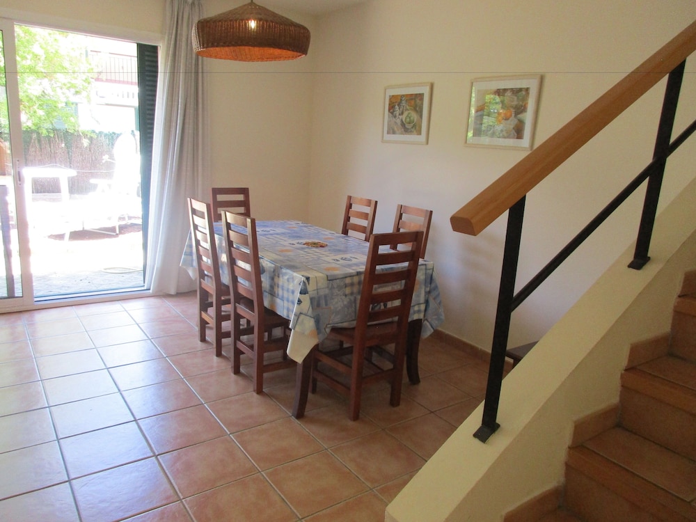 House, 3 Bedrooms photo 2