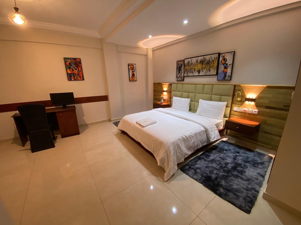 Executive Suite, City View photo 1