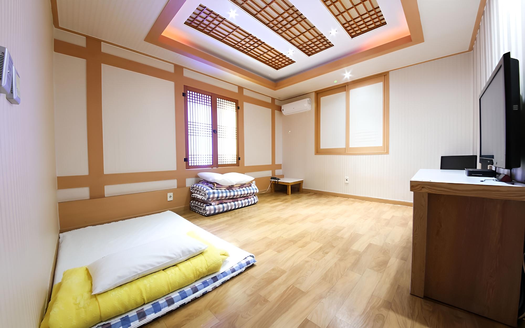 Room (On-dol) photo 2