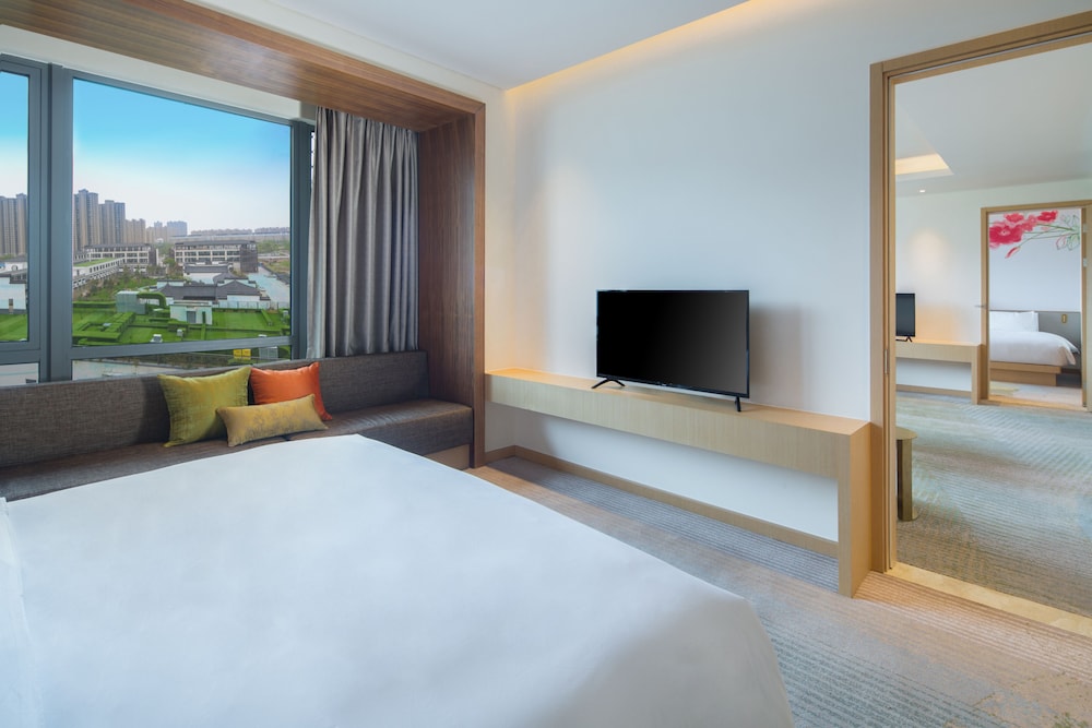 Deluxe Suite, 1 Bedroom photo 2